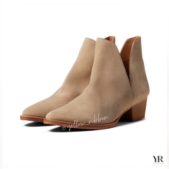 🆕 FREE PEOPLE | Charm Double V Ankle Boots | Size: 9.5 - Picture 1 of 5